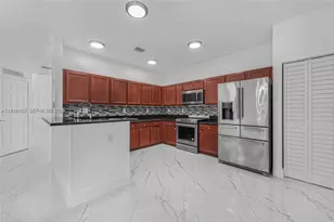 642 SE 37th Pl, Homestead, FL 33033 - Photo 7