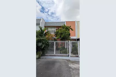 502 NW 11th St, Miami, FL 33136 - Photo 1