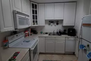 2555 NE 11th St, Fort Lauderdale, FL 33304 - Photo 9