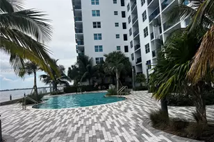 7501 E Treasure Dr, North Bay Village, FL 33141 - Photo 17