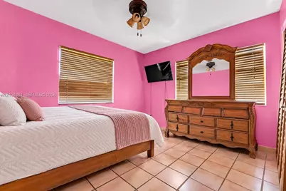 550 NW 107th St, Miami, FL 33168 - Photo 13
