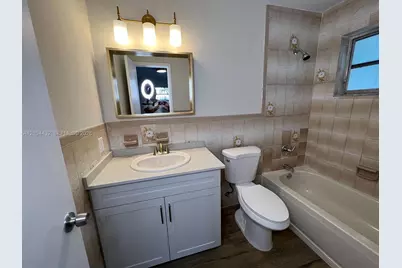 2790 SW 26th St, Miami, FL 33133 - Photo 17