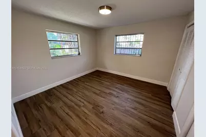 2790 SW 26th St, Miami, FL 33133 - Photo 15