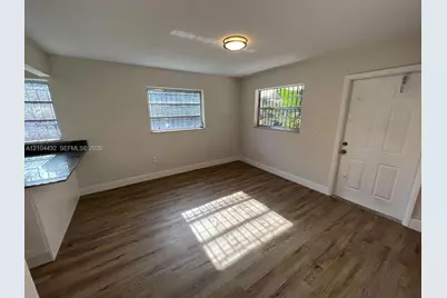 2790 SW 26th St, Miami, FL 33133 - Photo 13