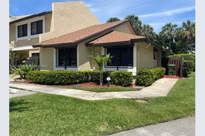 251 SW 96th Ter #251, Pembroke Pines, FL 33025 - Photo 1