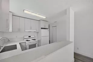 843 SW 10th St, Florida City, FL 33034 - Photo 13