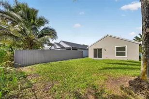 843 SW 10th St, Florida City, FL 33034 - Photo 35