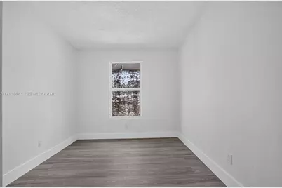 843 SW 10th St, Florida City, FL 33034 - Photo 23