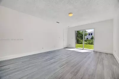 843 SW 10th St, Florida City, FL 33034 - Photo 7