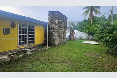 51 NE 195th St, North Miami, FL 33179 - Photo 9