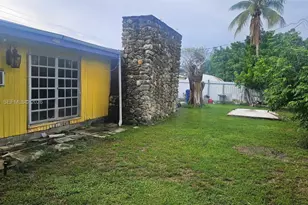 51 NE 195th St, North Miami, FL 33179 - Photo 9
