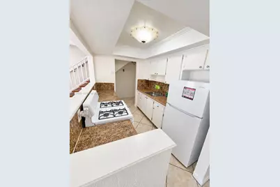 1305 W 53rd St #405, Hialeah, FL 33012 - Photo 5