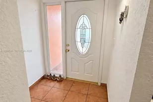 1064 W 42nd St, Hialeah, FL 33012 - Photo 3