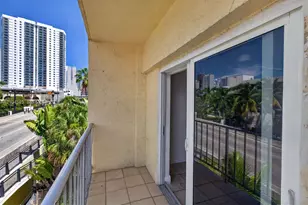453 SW 2nd St, Miami, FL 33130 - Photo 15