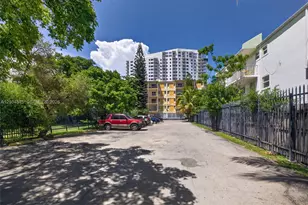 453 SW 2nd St, Miami, FL 33130 - Photo 21