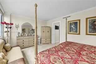 5055 Collins Ave, Miami Beach, FL 33140 - Photo 15