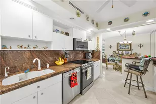 5055 Collins Ave, Miami Beach, FL 33140 - Photo 9