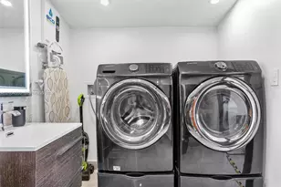 20930 NE 26th Ave, Miami, FL 33180 - Photo 27