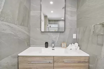 20930 NE 26th Ave, Miami, FL 33180 - Photo 27