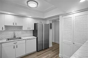2101 Atlantic Shores Blvd, Hallandale Beach, FL 33009 - Photo 15