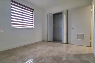 1627 NW 18th St, Miami, FL 33125 - Photo 11