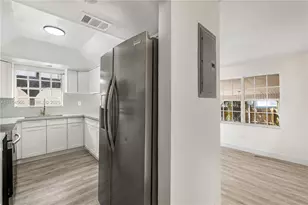 3860 W 10th Ct, Hialeah, FL 33012 - Photo 15