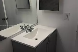 341 W Park Dr, Miami, FL 33172 - Photo 17