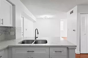 4360 NW 107th Ave, Doral, FL 33178 - Photo 9