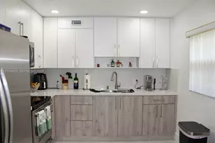 750 SW 133rd Terrace, Pembroke Pines, FL 33027 - Photo 3