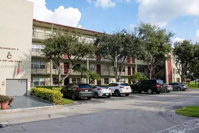 750 SW 133rd Ter #114C, Pembroke Pines, FL 33027 - Photo 1