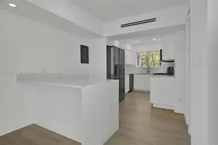 4800 Pine Tree Dr, Miami Beach, FL 33140 - Photo 7