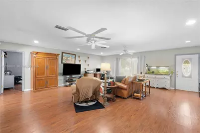 7200 NW 92nd Ter, Tamarac, FL 33321 - Photo 9