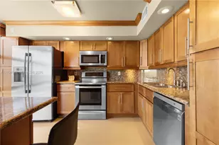 6423 Collins Ave, Miami Beach, FL 33141 - Photo 13