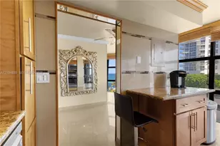 6423 Collins Ave, Miami Beach, FL 33141 - Photo 15