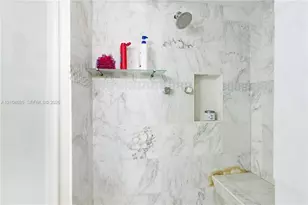 6423 Collins Ave, Miami Beach, FL 33141 - Photo 23