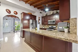 911 SW 51st Ave, Plantation, FL 33317 - Photo 11