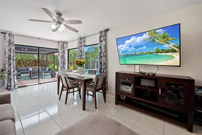 911 SW 51st Ave, Plantation, FL 33317 - Photo 9