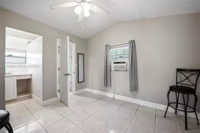 911 SW 51st Ave, Plantation, FL 33317 - Photo 19