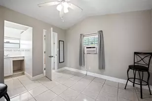 911 SW 51st Ave, Plantation, FL 33317 - Photo 19