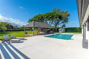 20500 SW 198th St, Miami, FL 33187 - Photo 5