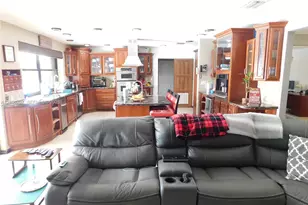 20500 SW 198th St, Miami, FL 33187 - Photo 9