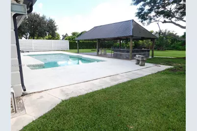 20500 SW 198th St, Miami, FL 33187 - Photo 5