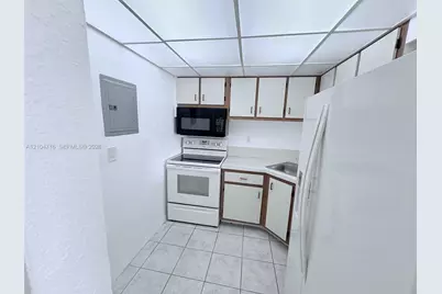 801 NW 47th Ave #915W, Miami, FL 33126 - Photo 3