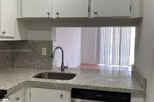 486 NW 165th St Rd, Miami, FL 33169 - Photo 11