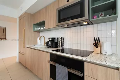 159 NE 6th St #2905, Miami, FL 33132 - Photo 15