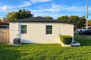 250 NW 34th Ave, Miami, FL 33125 - Photo 5