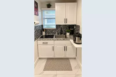250 NW 34th Ave, Miami, FL 33125 - Photo 29