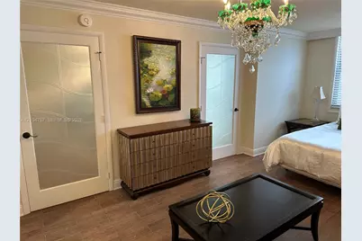 6039 Collins Ave #815, Miami Beach, FL 33140 - Photo 7