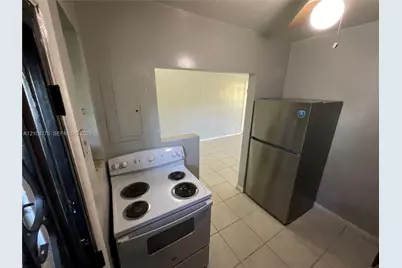 140 NE 171st St, North Miami Beach, FL 33162 - Photo 7