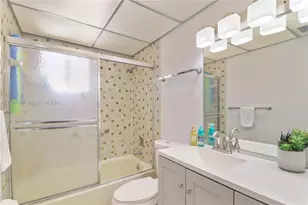 8075 SW 107th Ave, Miami, FL 33173 - Photo 9